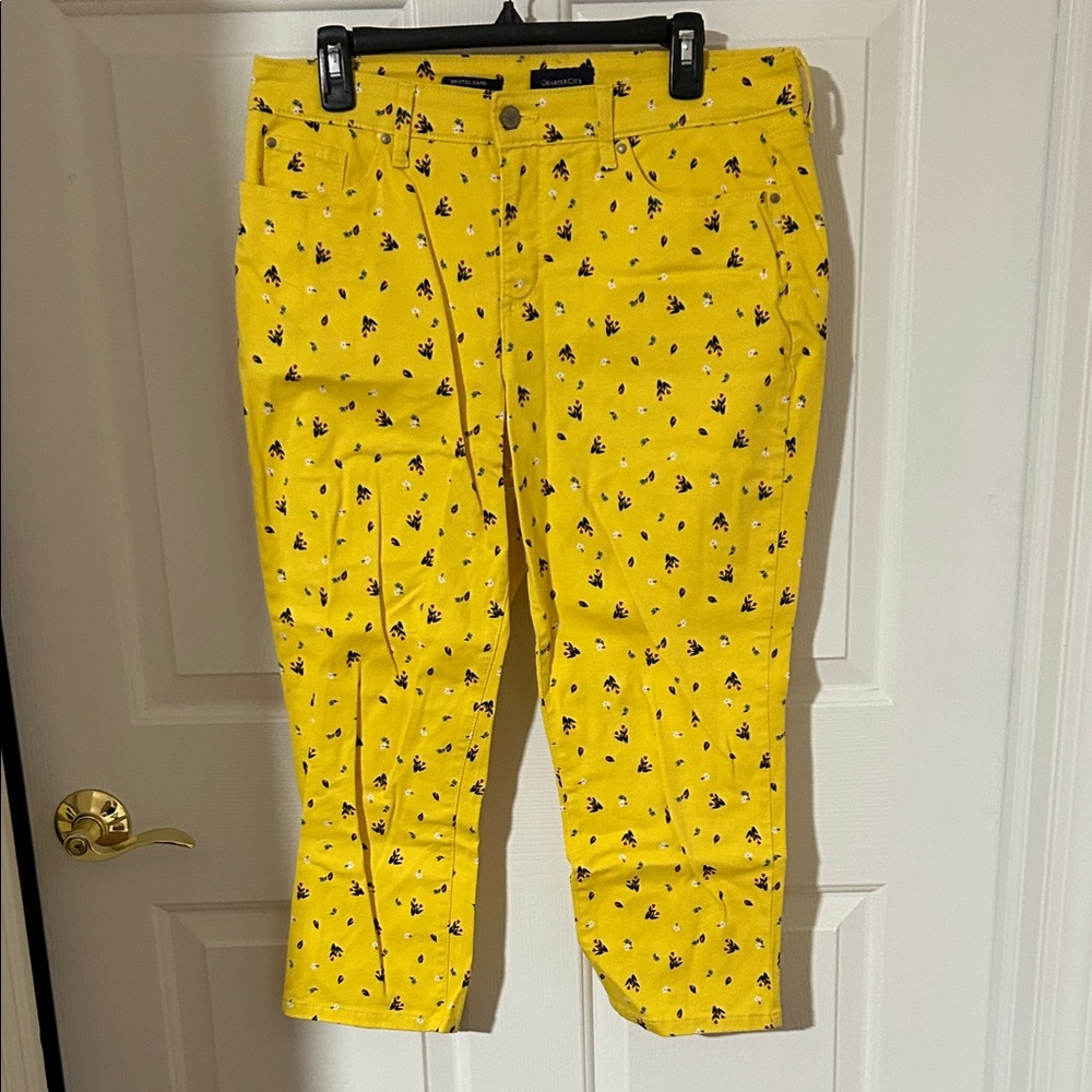 Charter Club Yellow Floral Women's capris